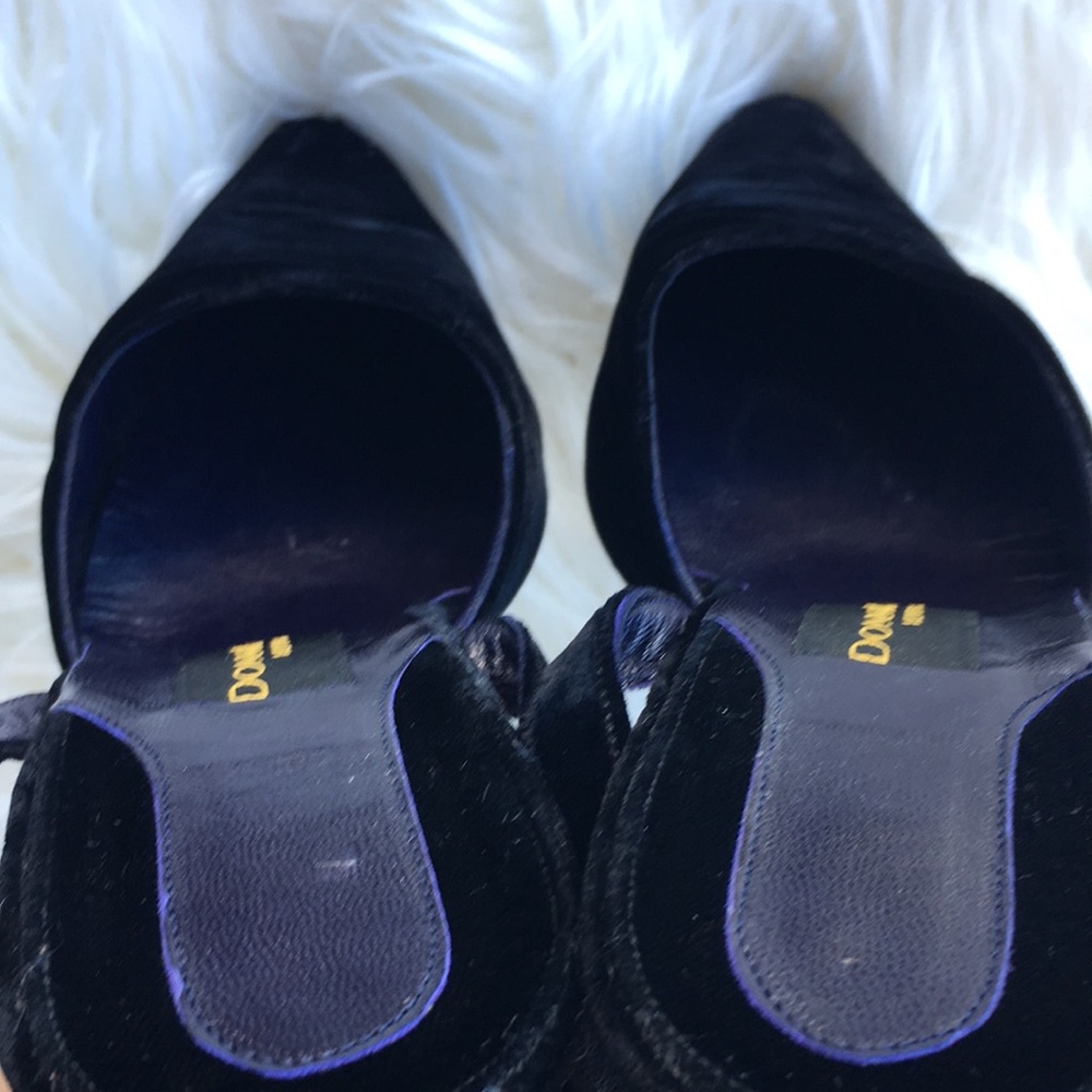 Donna Karan New York Black Velvet Pointy Toe Ankle Strap Heels - Picture 14 of 16